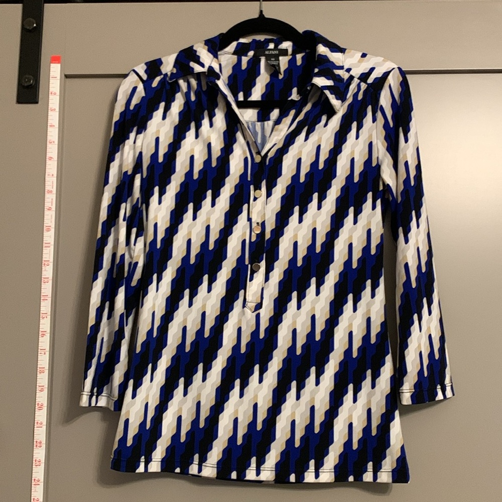 Alfani Blue and Black Patterned Women’s Button down blouse - Size XS EUC